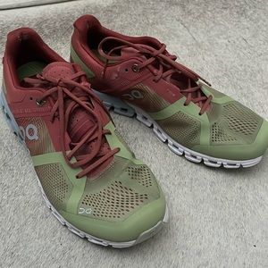 Women’s size 9 on running on cloud